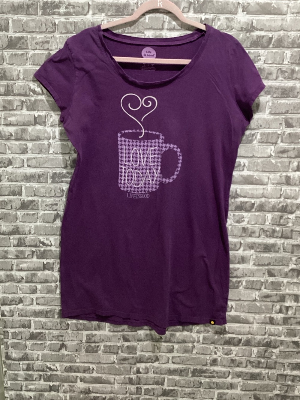 Life Is Good Purple Scoop Neck Sleep Cotton Tee L, Heart-Mug Graphic L, Cozy